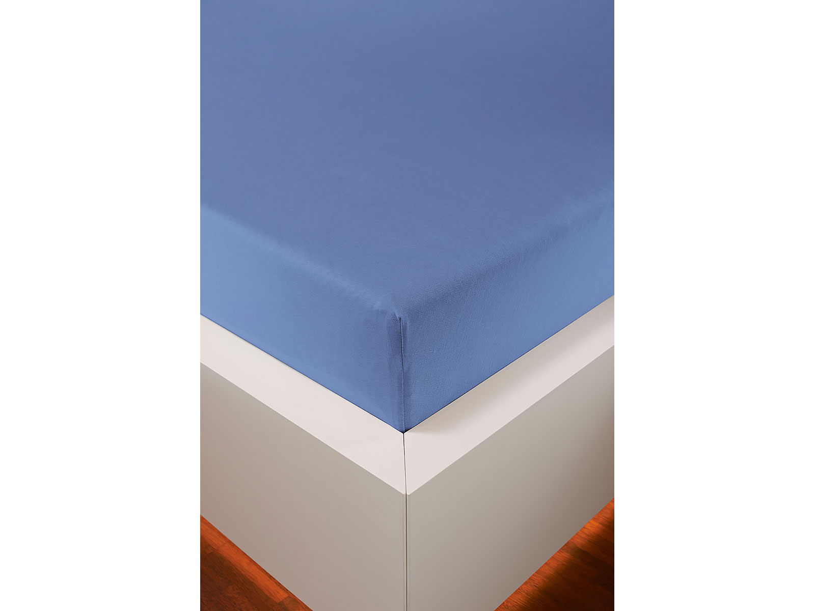 Mittelblau