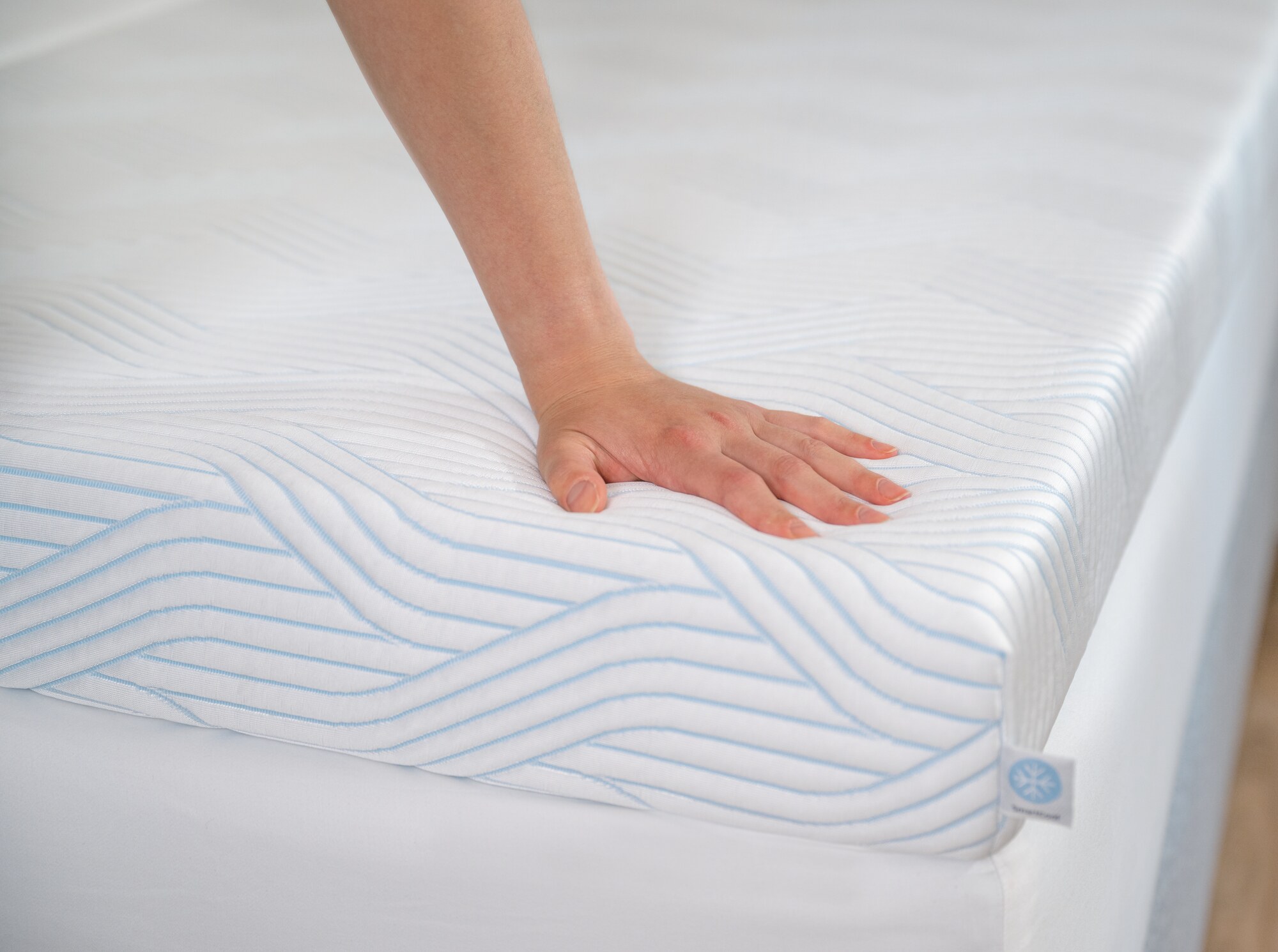 TEMPUR PRO® Plus SmartCool™ Topper | Soft